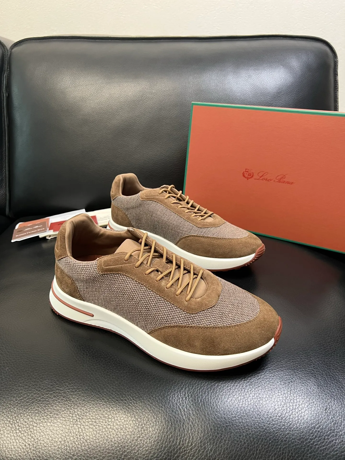 Men's shoes 💰740 Loro Men's shoes 💰iana High-quality top crafts Noyo Piana New product counter synchronized with original factory configuration, uppers imported from Italy cowhide fabric, high-quality splicing technology, soles: original soles specially provided by the original factory, exclusive movable molded soles super comfortable, original factory and single goods, welcome to compare, code number 39-44 (order 38 45 46)